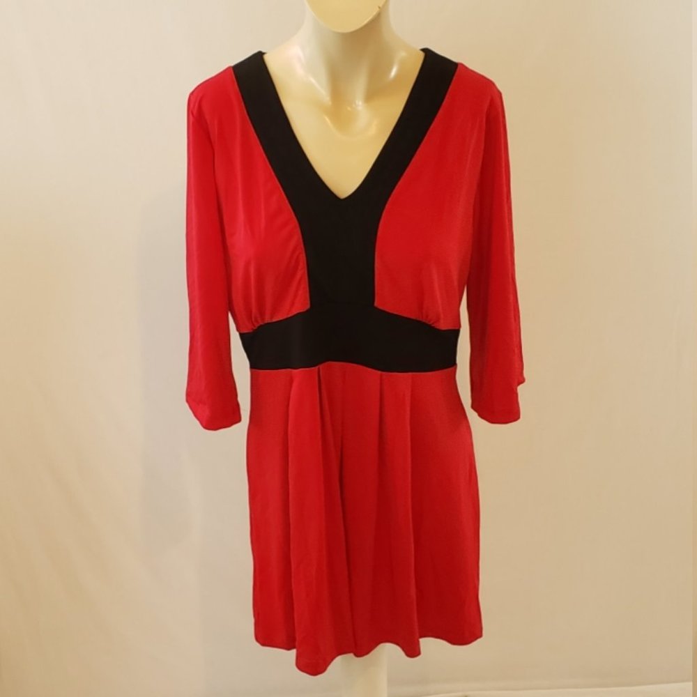 NWT Jonden Red & Black Top Womens L